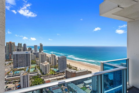 Holiday Holiday H-Residences Apartments - Pubs and Clubs 33