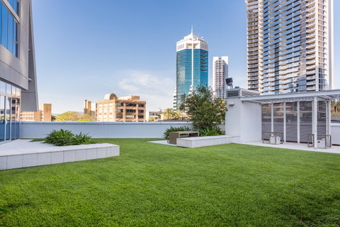 Holiday Holiday H-Residences Apartments - Pubs and Clubs 13