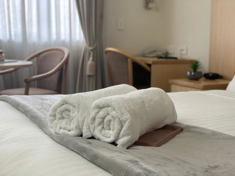 Airport Ascot Motel - Pubs and Clubs 18