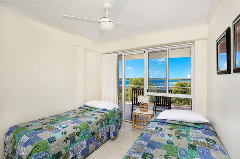 Belvedere Apartments - Pubs and Clubs 5