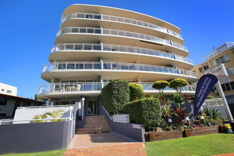 Belvedere Apartments - Pubs and Clubs 0