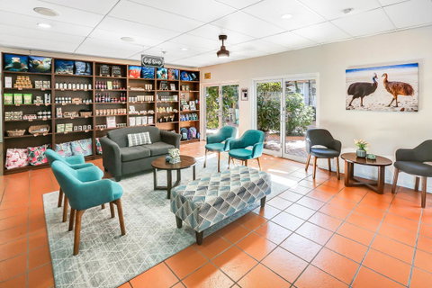 Coral Tree Inn - Pubs and Clubs 29