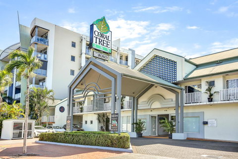 Coral Tree Inn - Pubs and Clubs 28