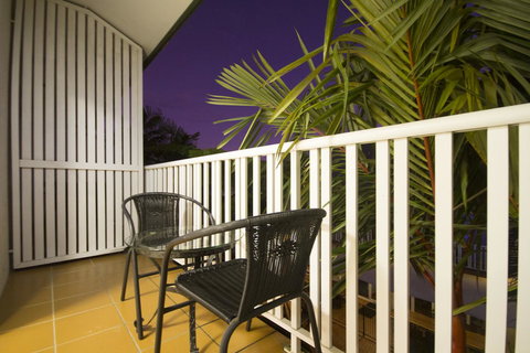 Coral Tree Inn - Pubs and Clubs 34