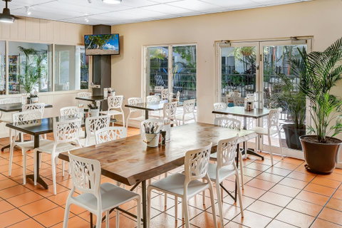 Coral Tree Inn - Pubs and Clubs 26