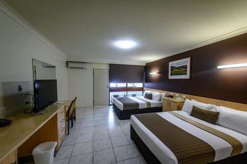 Reef Gateway Hotel - Go Out 0
