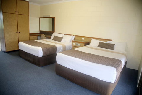 Reef Gateway Hotel - Go Out 8