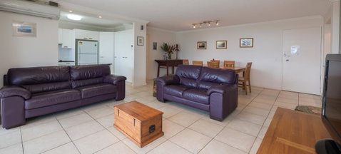 Norfolk Luxury Beachfront Apartments - Pubs and Clubs 36