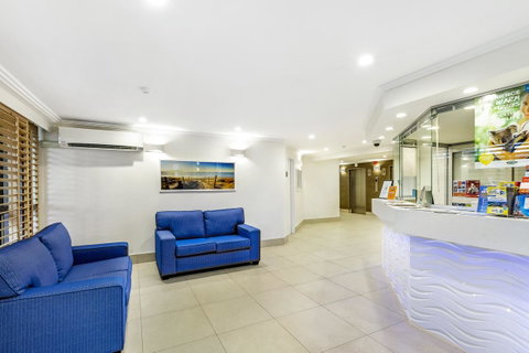 Norfolk Luxury Beachfront Apartments - Pubs and Clubs 5