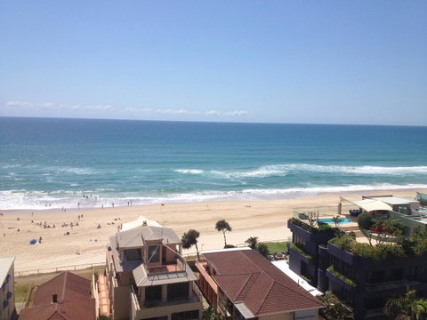 Norfolk Luxury Beachfront Apartments - Pubs and Clubs 3