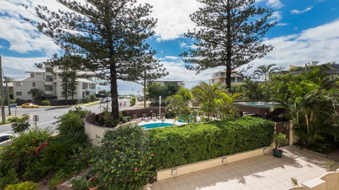 Norfolk Luxury Beachfront Apartments - Pubs and Clubs 30