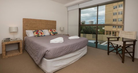 Norfolk Luxury Beachfront Apartments - Pubs and Clubs 34