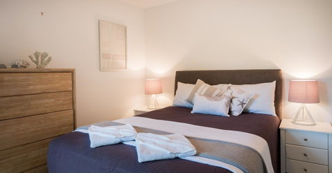 Norfolk Luxury Beachfront Apartments - Pubs and Clubs 11