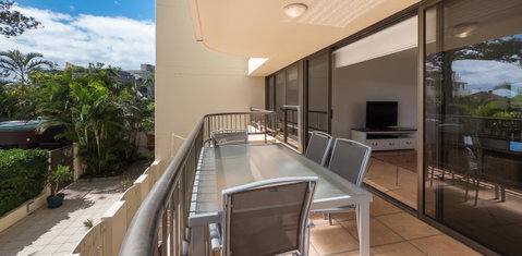 Norfolk Luxury Beachfront Apartments - Pubs and Clubs 24