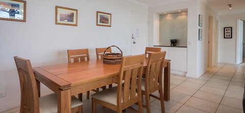 Norfolk Luxury Beachfront Apartments - Pubs and Clubs 37