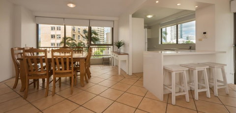 Norfolk Luxury Beachfront Apartments - Pubs and Clubs 25