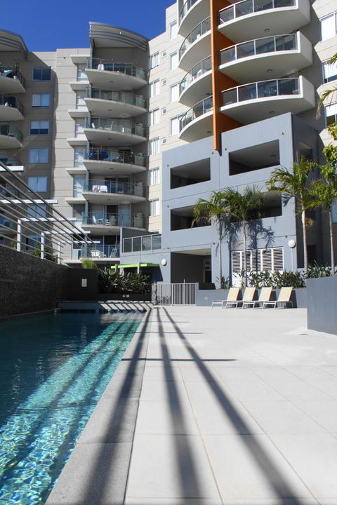 Allegro Apartments - Go Out 24