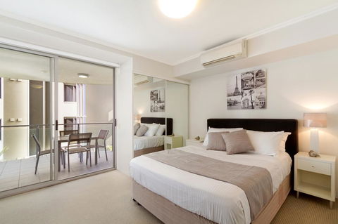 Allegro Apartments - Go Out 18