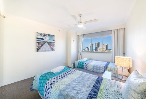 The Meriton Apartments On Main Beach - Pubs and Clubs 3