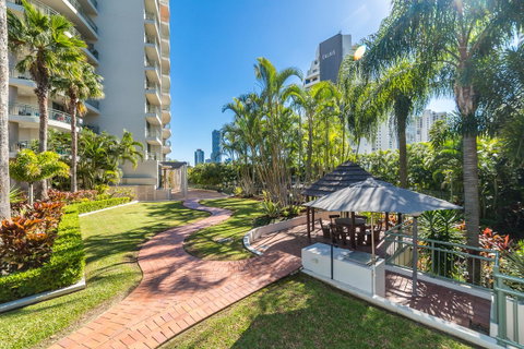 The Meriton Apartments On Main Beach - Pubs and Clubs 39