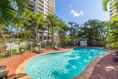 The Meriton Apartments On Main Beach - Pubs and Clubs 37