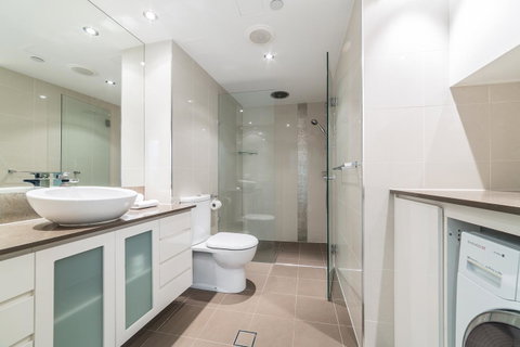 The Meriton Apartments On Main Beach - Pubs and Clubs 18