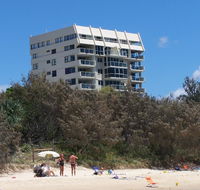 84 The Spit Holiday Apartments - Go Out