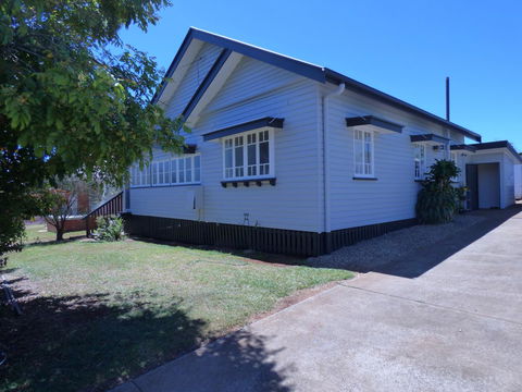Lilly Pilly House - Go Out 14