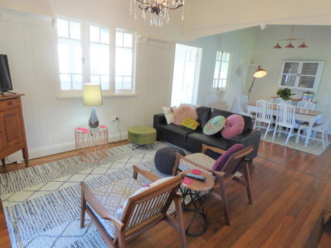 Lilly Pilly House - Go Out 11