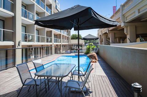 Riverside Hotel Southbank - Go Out 10
