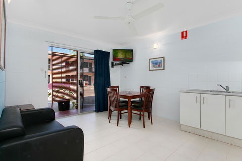 Cairns City Palms - Go Out 22