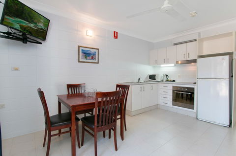 Cairns City Palms - Go Out 21
