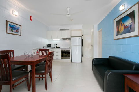Cairns City Palms - Go Out 20