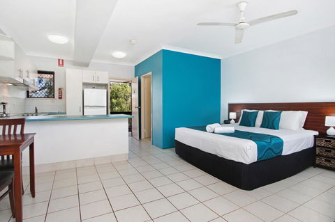 Cairns City Palms - Go Out 14