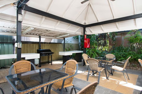 Cairns City Palms - Go Out 30