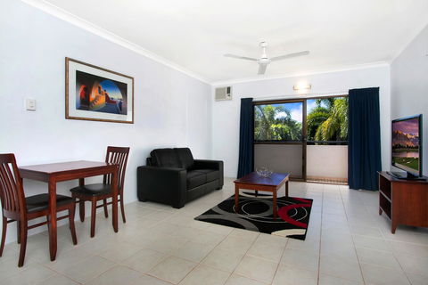 Cairns City Palms - Go Out 9
