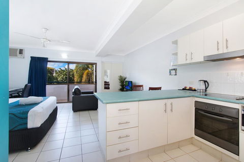 Cairns City Palms - Go Out 13