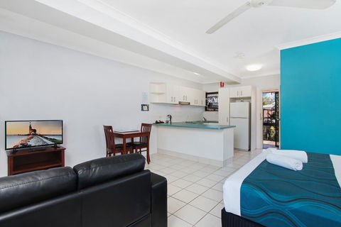 Cairns City Palms - Go Out 12