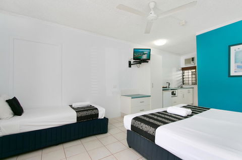 Cairns City Palms - Go Out 27