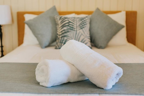 Apple Blossom Cottages - Go Out 12