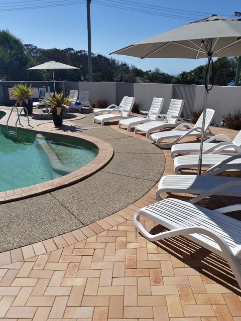 Pandanus Coolum Beach - Pubs and Clubs 2