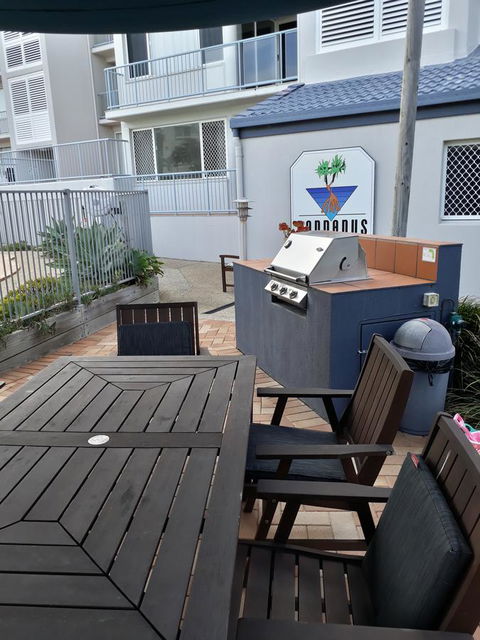 Pandanus Coolum Beach - Pubs and Clubs 1