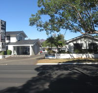 Riviera on Ruthven - Pubs and Clubs