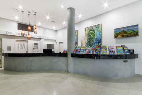 Sunshine Tower Hotel - Pubs and Clubs 24