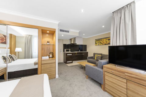 Hotel Diana - Go Out 38