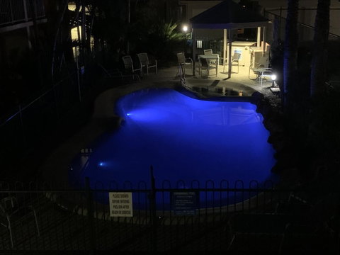Coolum Beach Getaway Resort - Pubs and Clubs 1