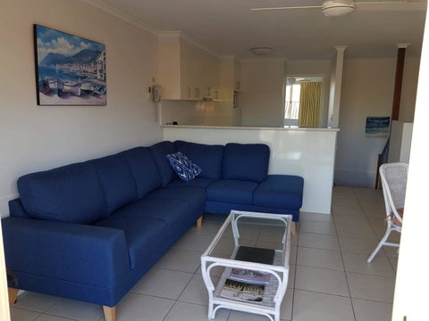 Coolum Beach Getaway Resort - Pubs and Clubs 8