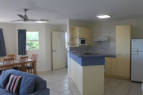 Coolum Beach Getaway Resort - Pubs and Clubs 23
