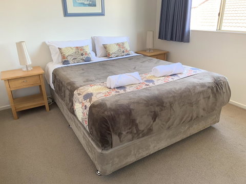 Coolum Beach Getaway Resort - Pubs and Clubs 4