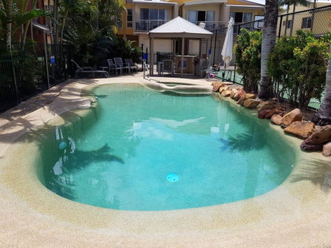 Coolum Beach Getaway Resort - Pubs and Clubs 2